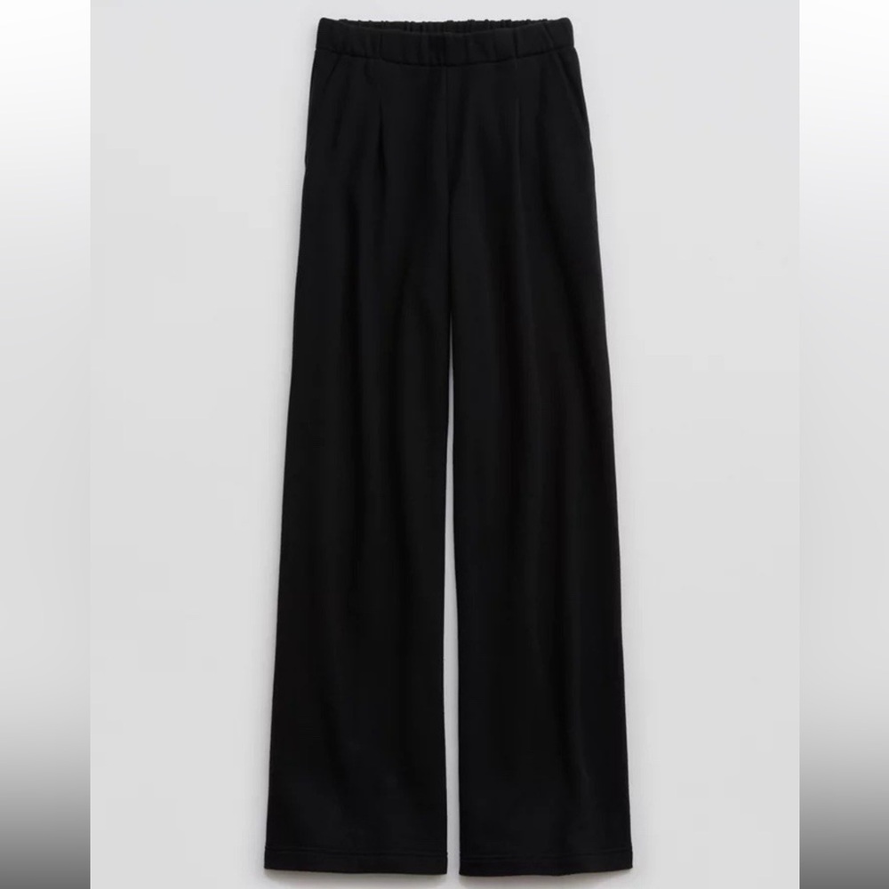 AERIE Cozy New Heights Fleece Trouser/Sweats in Black - Picture 3 of 11